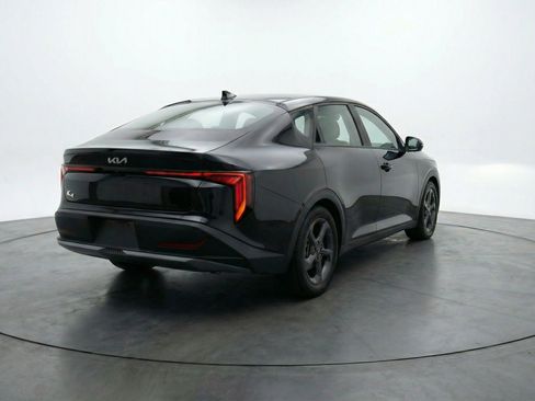 Used 2025 Kia K4 LXS image 9