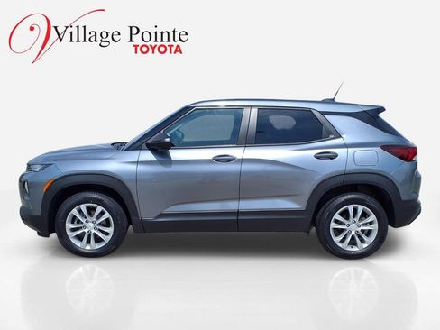 Used 2021 Chevrolet TrailBlazer LS AWD/4WD image 2
