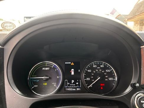 Used 2022 Mitsubishi Outlander 4WD Plug-In Hybrid image 24