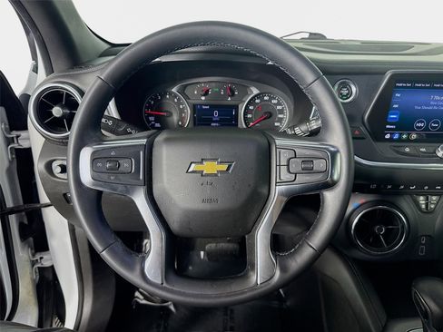 Used 2020 Chevrolet Blazer LT FWD image 12