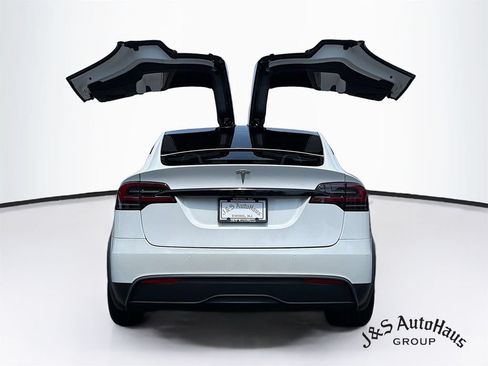 Used 2022 Tesla Model X AWD/4WD image 6