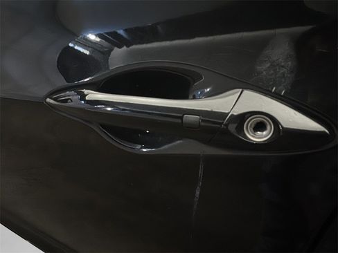 Used 2013 Hyundai Elantra Limited w/ Technology Pkg image 5