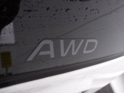 Used 2023 Honda CR-V EX-L image 9