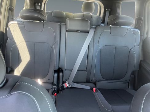 New 2026 Jeep Grand Cherokee L Laredo image 13