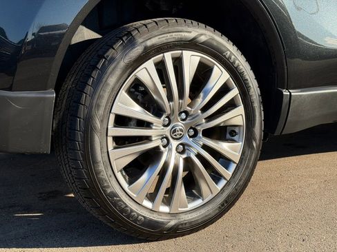 Used 2021 Toyota Venza XLE w/ Softex Package image 26