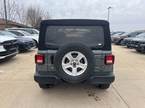 Used 2020 Jeep Wrangler Sport image 5