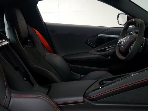 Used 2025 Chevrolet Corvette Stingray Premium Cpe w/ Stealth Interior Trim Package RWD image 25