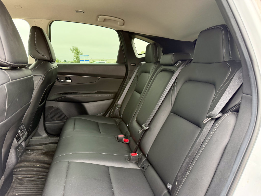 Used 2025 Nissan Murano SV AWD/4WD image 12