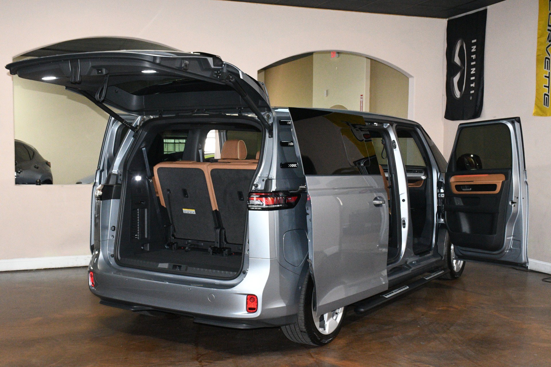 Used 2025 Volkswagen ID. Buzz Pro S RWD image 91