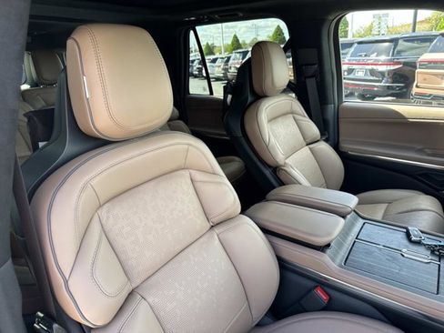 New 2025 Lincoln Navigator L Black Label image 19
