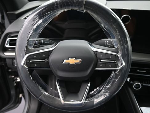 New 2026 Chevrolet Traverse LT w/ Sun and Wheel Package FWD image 11