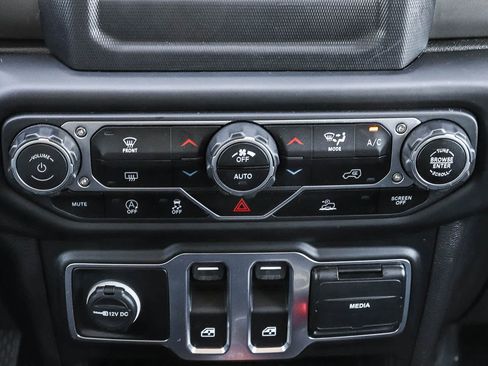 Used 2021 Jeep Wrangler Sport AWD/4WD image 20