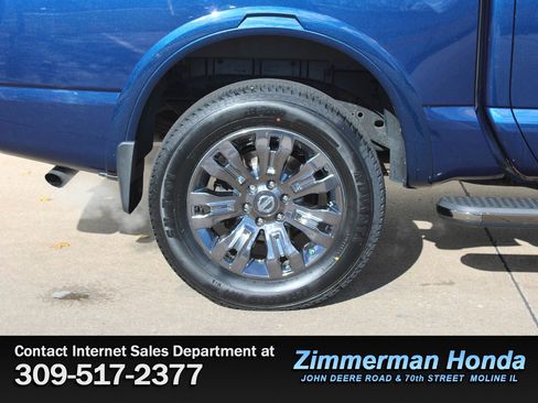 Used 2017 Nissan Titan Platinum Reserve image 20