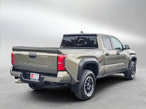 Used 2024 Toyota Tacoma TRD Off-Road w/ TRD Off Road Upgrade Package image 5