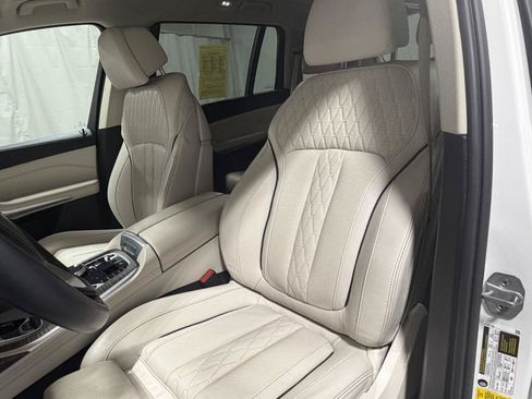 Used 2024 BMW X7 xDrive40i w/ Executive Package AWD/4WD image 4