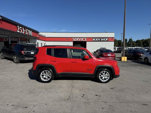 Used 2021 Jeep Renegade Latitude FWD image 2