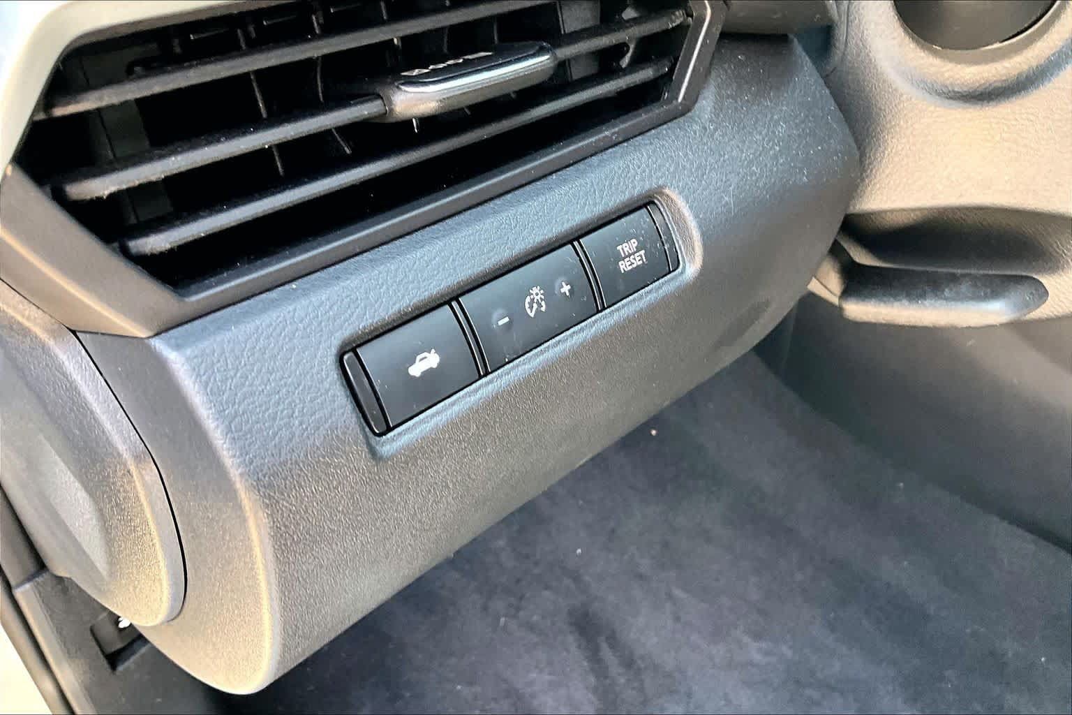 Certified 2022 Nissan Altima 2.5 SR FWD image 34