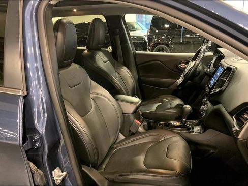 Used 2021 Jeep Cherokee Limited image 8