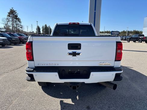 Used 2016 Chevrolet Silverado 2500 High Country w/ High Country Premium Package AWD/4WD image 4