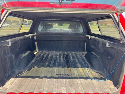Used 2018 Chevrolet Silverado 1500 Custom w/ Custom Value Package AWD/4WD image 19