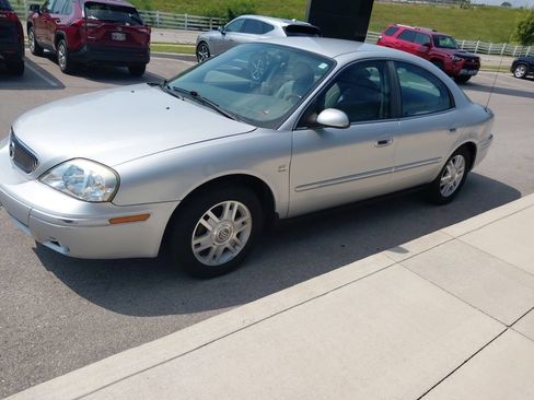Used 2005 Mercury Sable LS FWD image 4