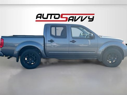 Used 2020 Nissan Frontier SV w/ Midnight Edition Floor Mats image 8