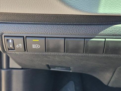 Used 2025 Toyota Corolla SE FWD image 13