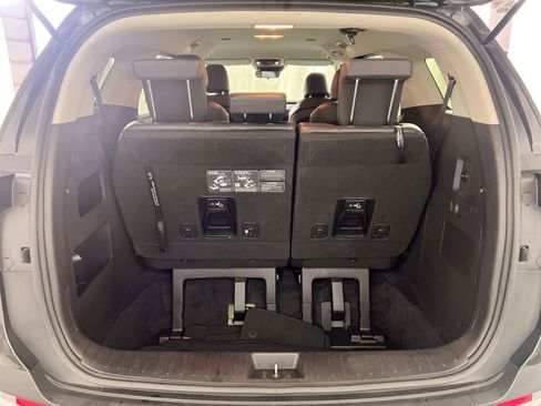Used 2025 Kia Carnival image 27