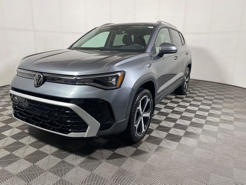 New 2026 Volkswagen Taos SEL image 4