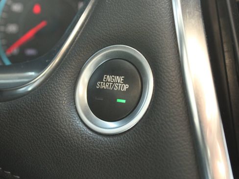 Used 2023 Chevrolet Traverse LT FWD image 39