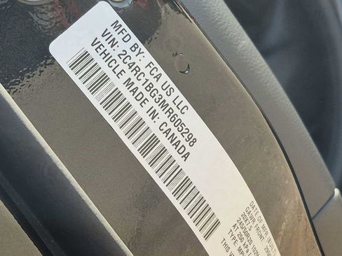 Used 2021 Chrysler Pacifica Touring-L w/ S Appearance Package image 22