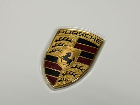 Certified 2025 Porsche Macan AWD/4WD image 11