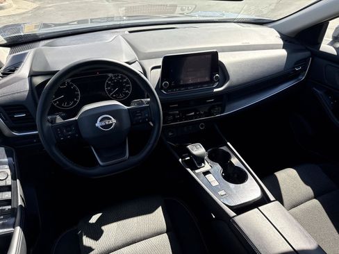 Used 2025 Nissan Rogue SV FWD image 19