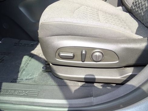Used 2023 Chevrolet Equinox LT FWD image 22