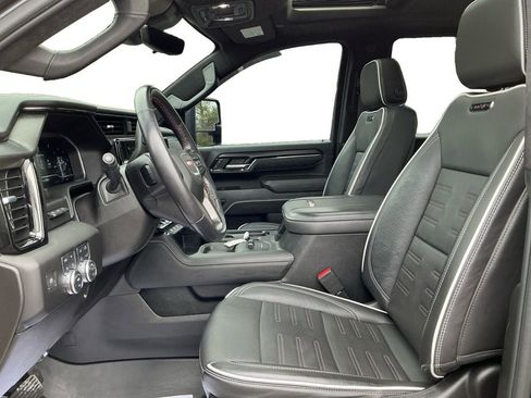 Used 2024 GMC Sierra 2500 AT4X image 9