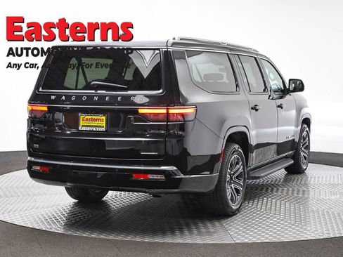 Used 2024 Jeep Wagoneer L Series II w/ Flexible Seating Group AWD/4WD image 5