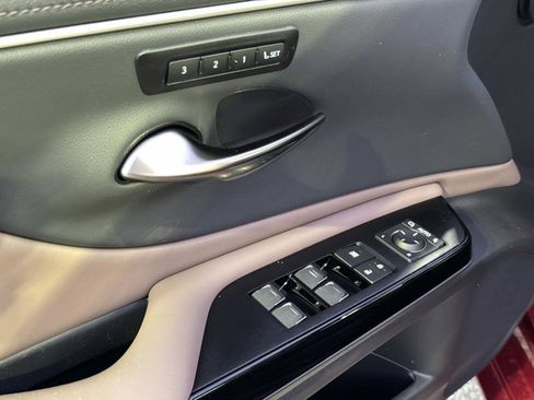 New 2025 Lexus ES 350 w/ Premium Package image 18