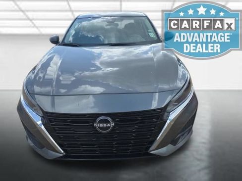 Used 2025 Nissan Altima 2.5 SV FWD image 2