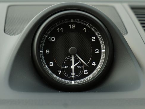 New 2026 Porsche Macan image 26