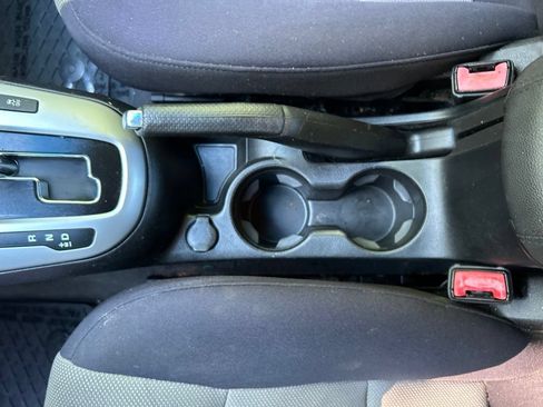 Used 2012 Chevrolet Cruze LS FWD image 16