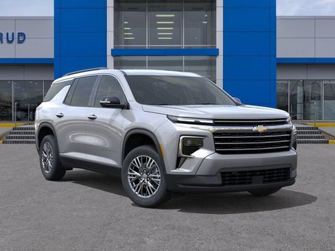 New 2026 Chevrolet Traverse LT w/ Driver Confidence Package FWD image 7