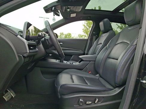 Used 2024 Cadillac XT4 Sport AWD/4WD image 12
