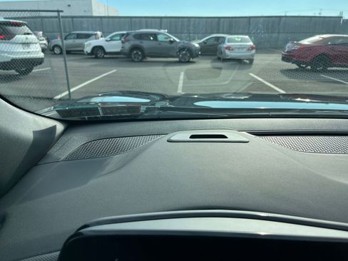 Used 2025 Chevrolet Equinox LT image 33