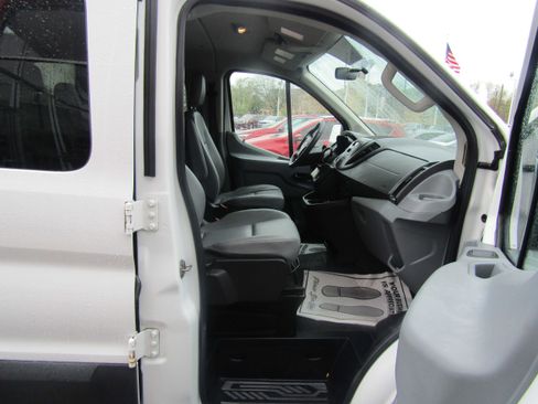 Used 2015 Ford Transit 150 XL image 11