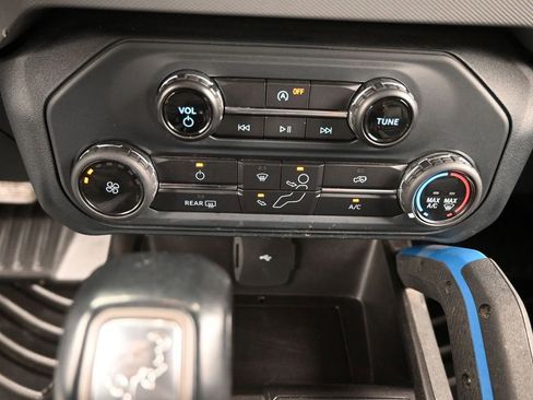 Used 2022 Ford Bronco Black Diamond image 18