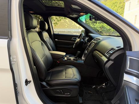 Used 2017 Ford Explorer Limited w/ Equipment Group 301A AWD/4WD image 24