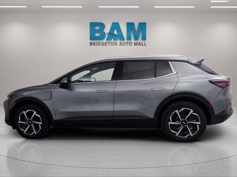 New 2026 Chevrolet Equinox EV LT image 4