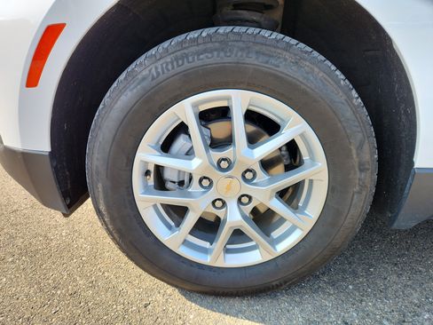 Used 2024 Chevrolet Equinox LT image 50