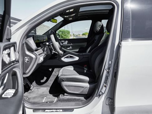 Used 2026 Mercedes-Benz GLS 63 AMG 4MATIC image 30