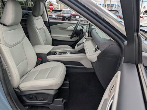 Used 2025 Ford Explorer Active w/ Active Comfort Package image 20